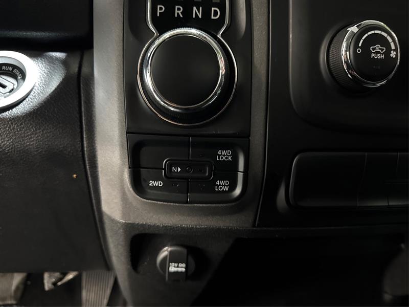 RAM 1500 Classic Tradesman Quad Cab 4WD 2021 RAM 1500 Classic Tradesman Quad Cab 4WD 2021