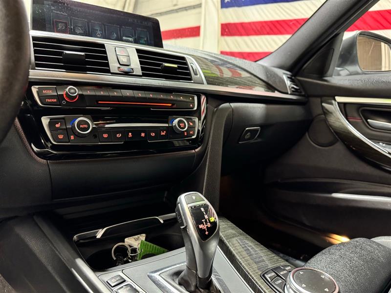 BMW 3-Series 330i xDrive SULEV Sedan 2017