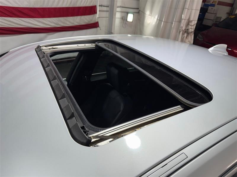 BMW 3-Series 330i xDrive SULEV Sedan 2017