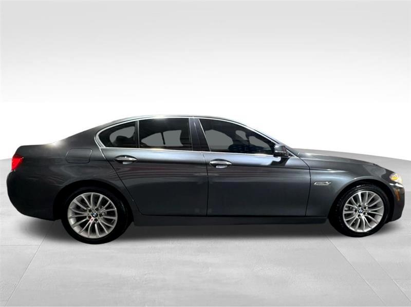 BMW 5-Series 528i 2016