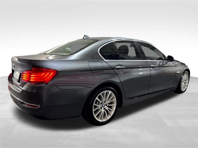 BMW 5-Series 528i 2016