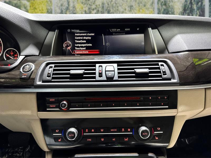 BMW 5-Series 528i 2016