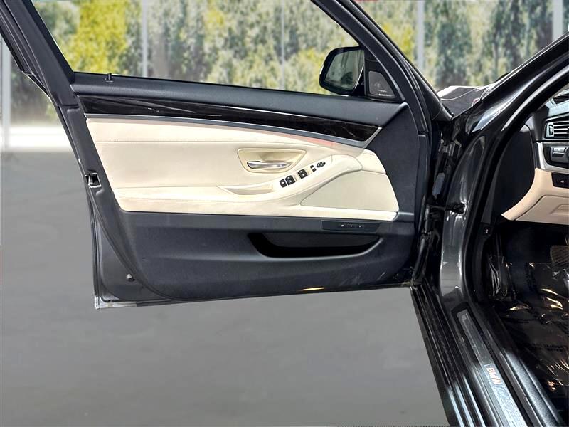 BMW 5-Series 528i 2016