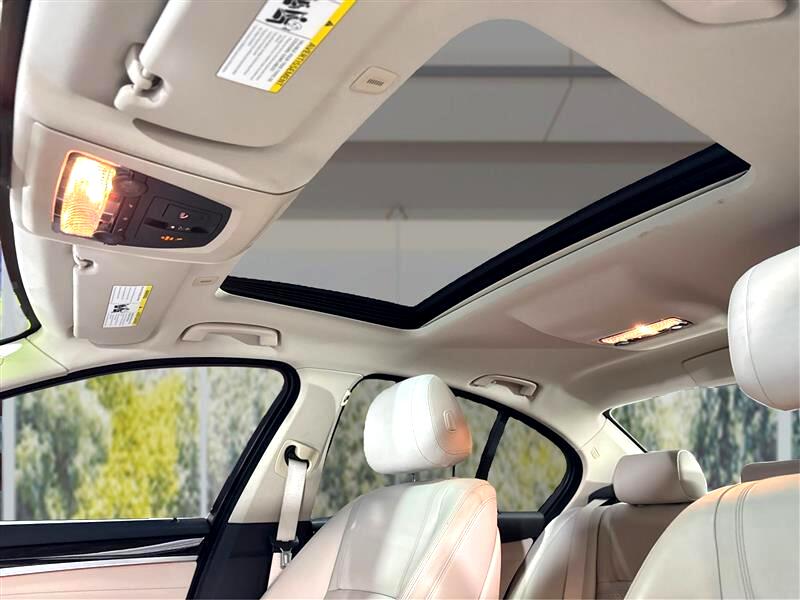 BMW 5-Series 528i 2016