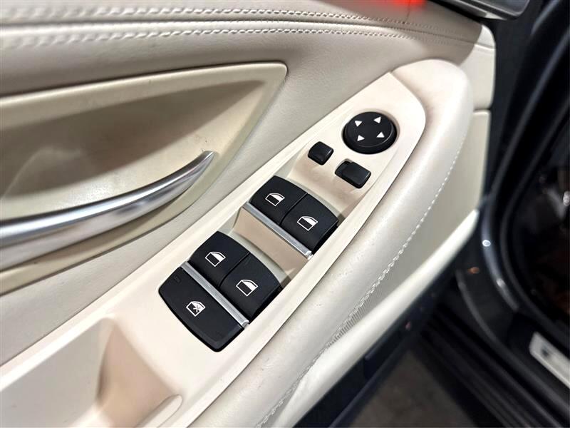 BMW 5-Series 528i 2016