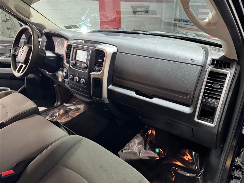 RAM 1500 SLT Crew Cab SWB 4WD 2018