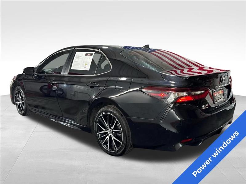 Toyota Camry SE 2024