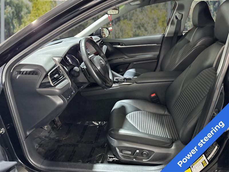 Toyota Camry SE 2024