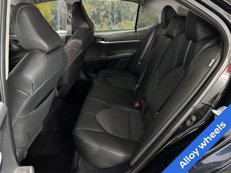 Toyota Camry SE 2024