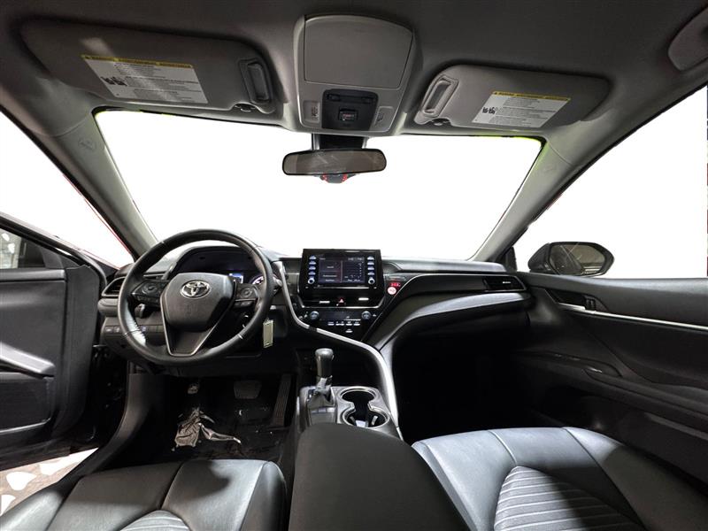 Toyota Camry SE 2024