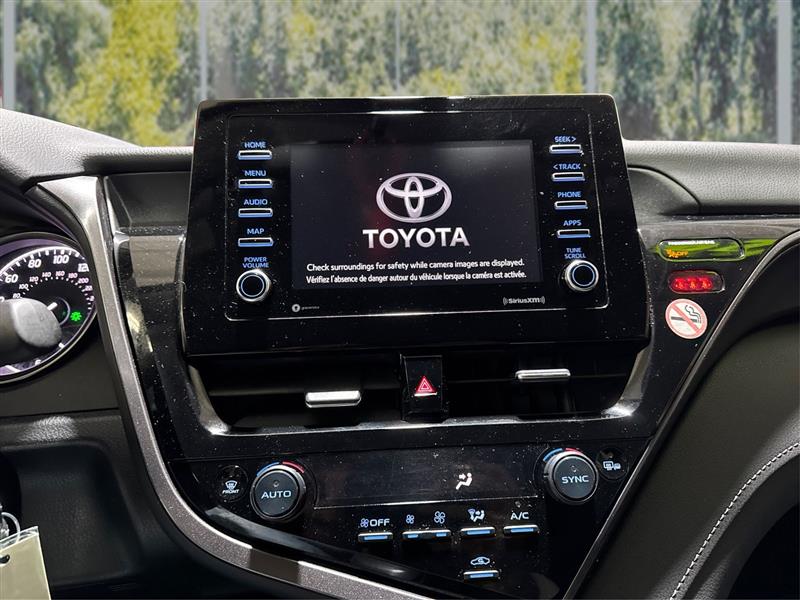 Toyota Camry SE 2024