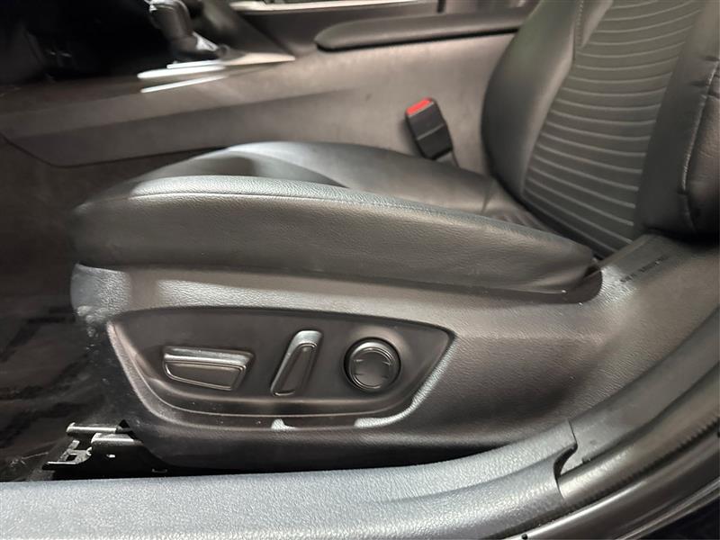 Toyota Camry SE 2024