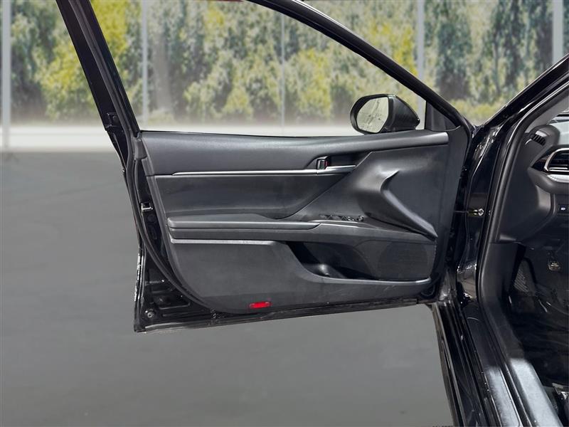 Toyota Camry SE 2024