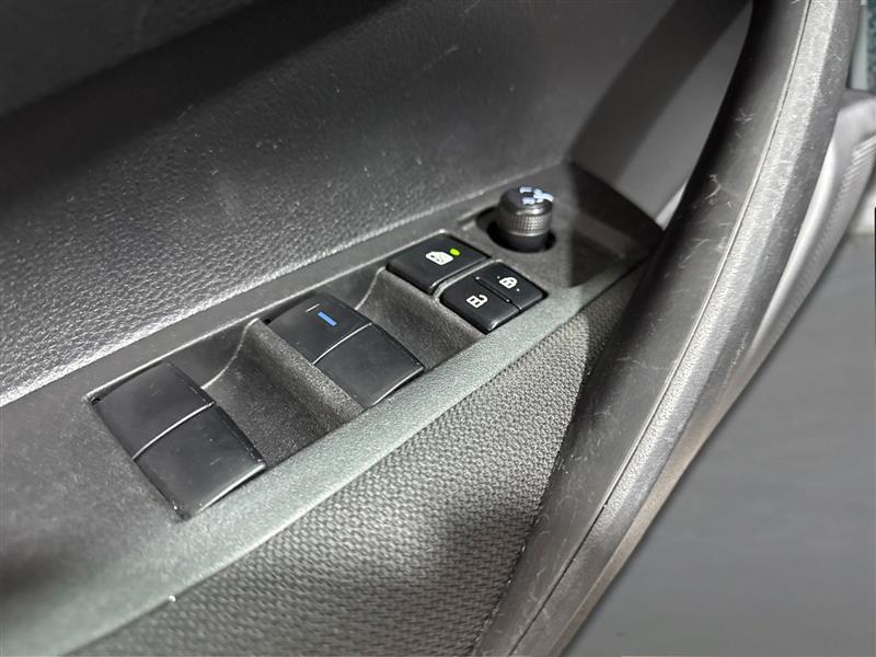 Toyota Corolla LE 2022