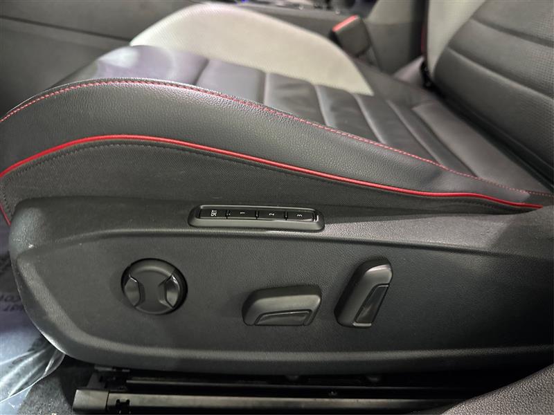 Volkswagen Golf GTI SE 6M 2023