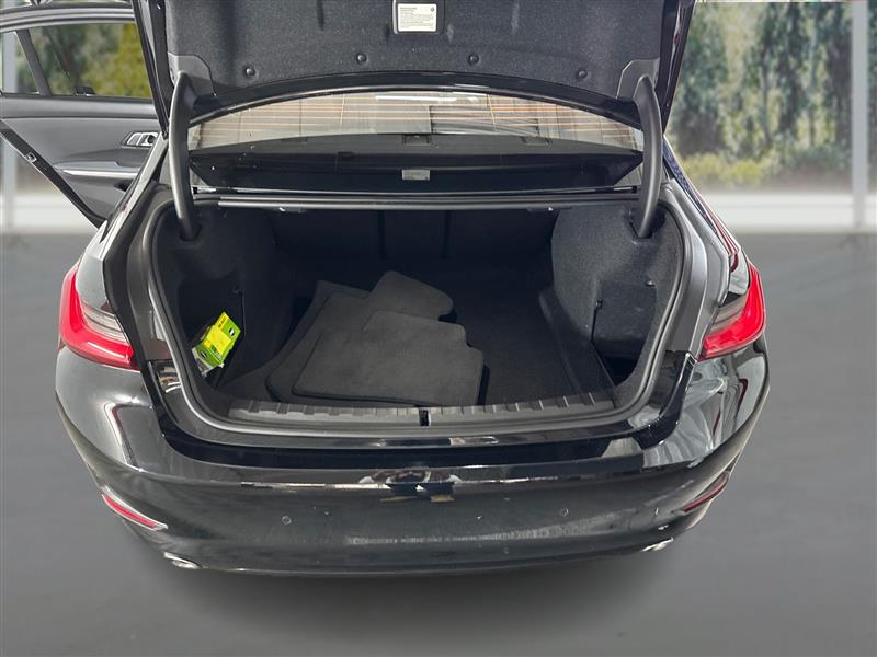 BMW 3-Series 330i xDrive 2021