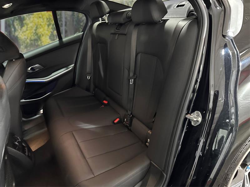 BMW 3-Series 330i xDrive 2021