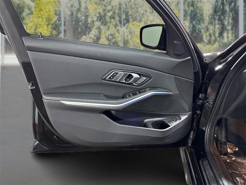 BMW 3-Series 330i xDrive 2021