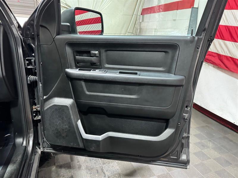 RAM 1500 Classic Tradesman Crew Cab SWB 4WD 2020