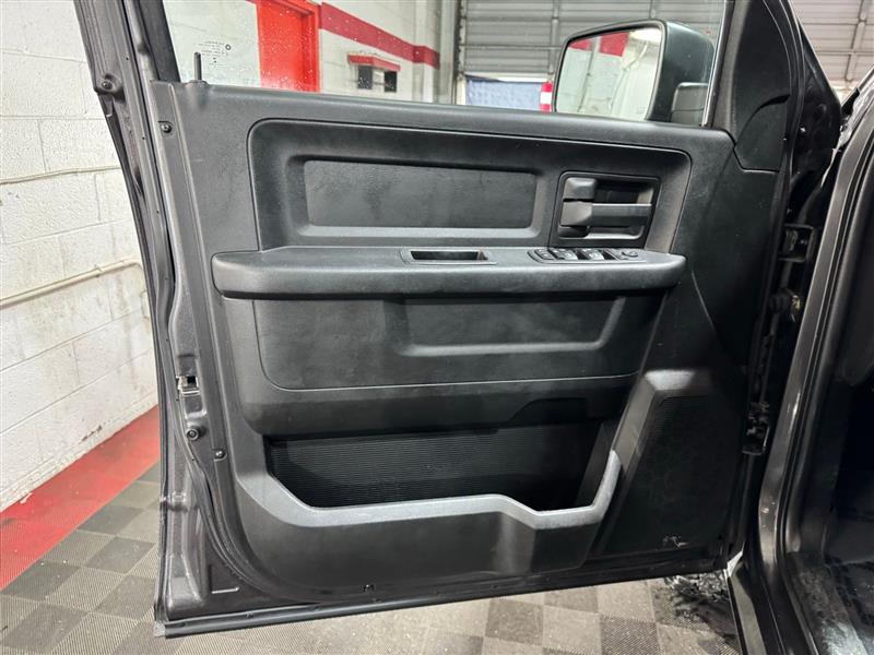 RAM 1500 Classic Tradesman Crew Cab SWB 4WD 2020