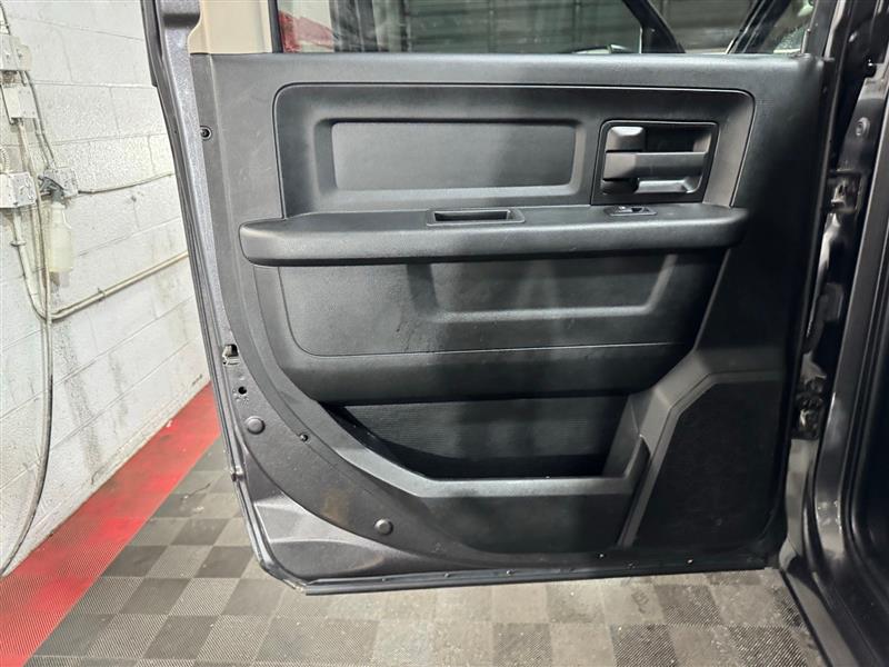 RAM 1500 Classic Tradesman Crew Cab SWB 4WD 2020