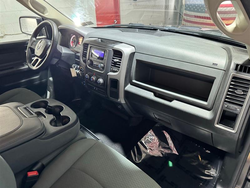 RAM 1500 Classic Tradesman Crew Cab SWB 4WD 2020