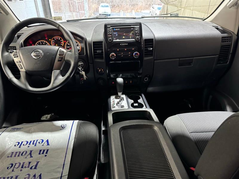 Nissan Titan SV Crew Cab 4WD 2015