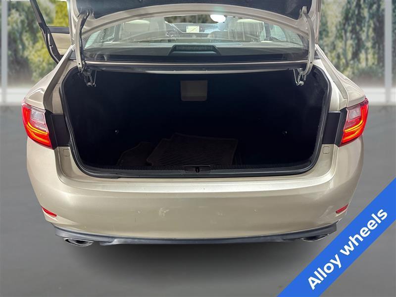 Lexus ES 350 Sedan 2017