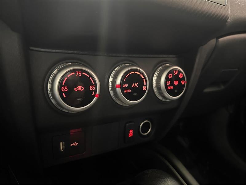 Mitsubishi Outlander Sport 2.0 ES 4WD 2024