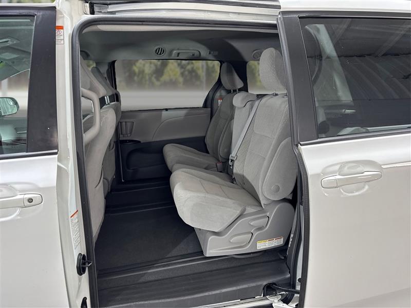 Toyota Sienna LE 8-Passenger 2019