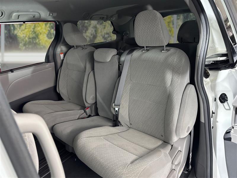 Toyota Sienna LE 8-Passenger 2019
