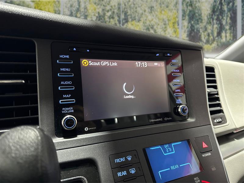 Toyota Sienna LE 8-Passenger 2019