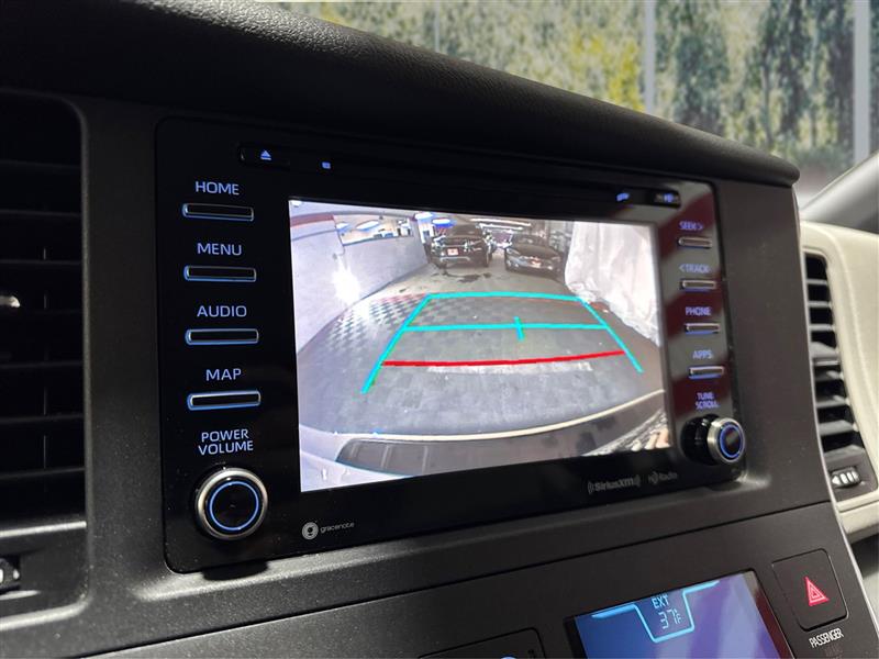 Toyota Sienna LE 8-Passenger 2019