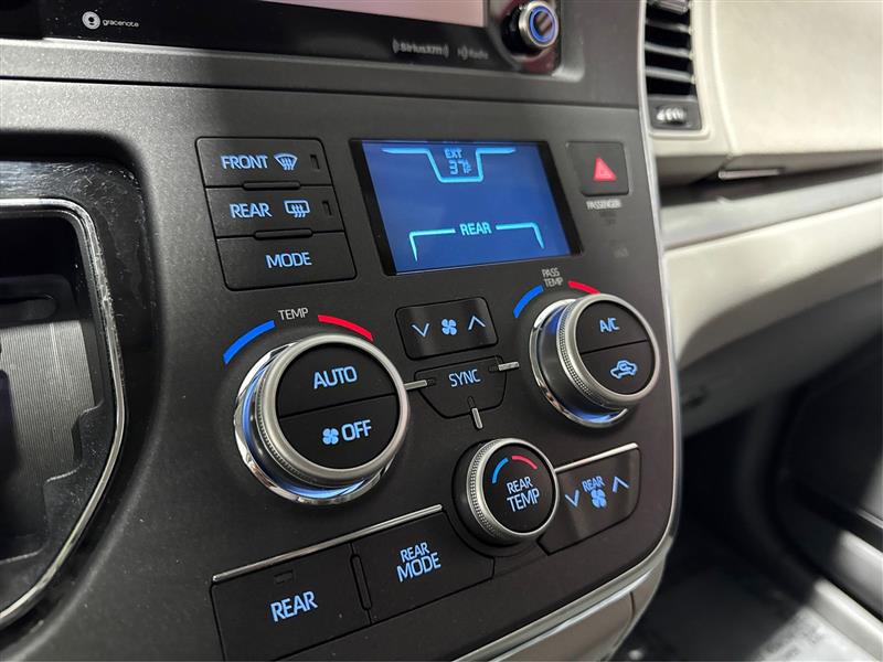 Toyota Sienna LE 8-Passenger 2019