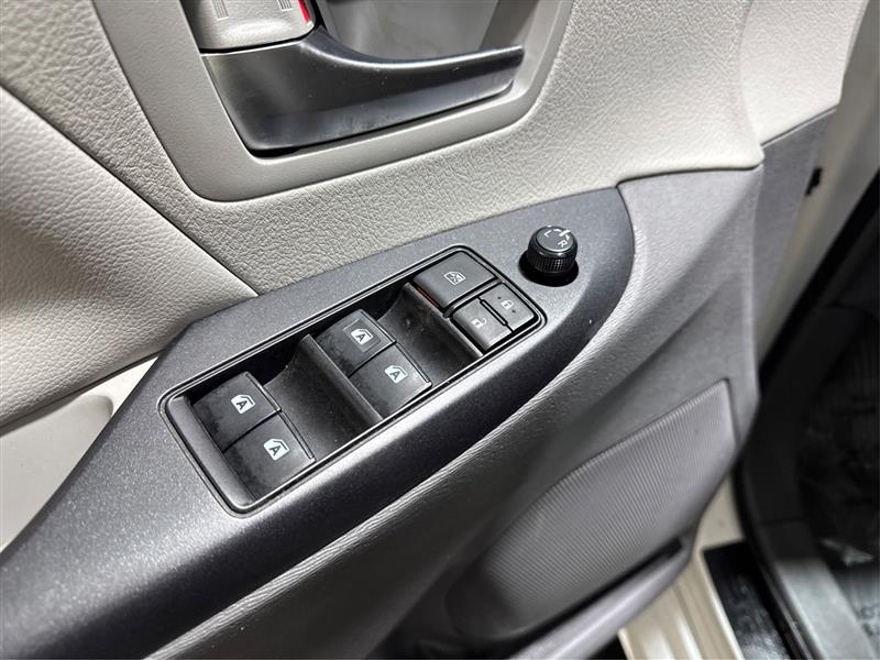 Toyota Sienna LE 8-Passenger 2019