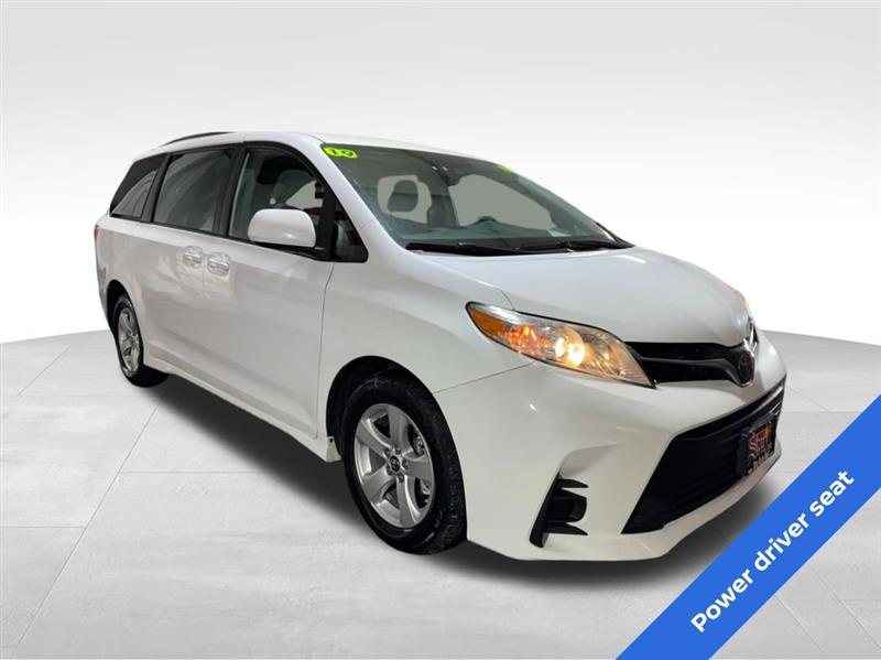 Toyota Sienna LE 8-Passenger 2019