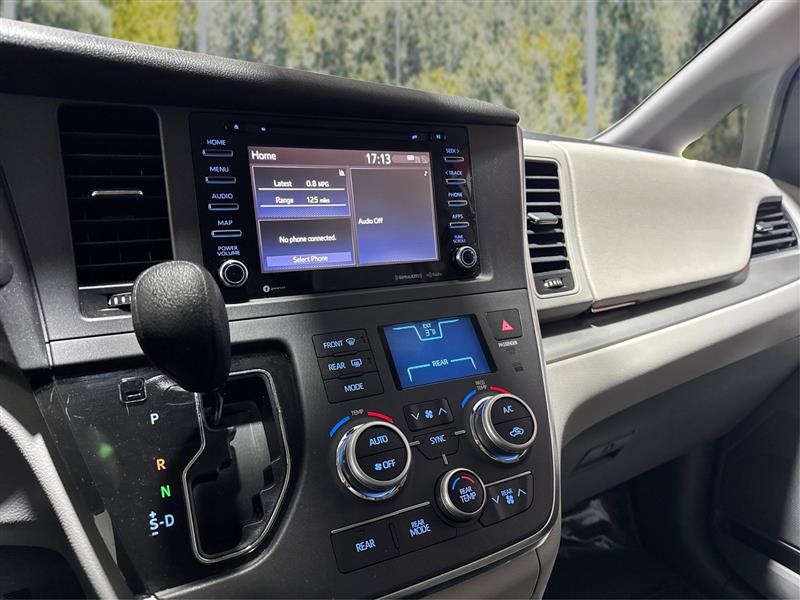 Toyota Sienna LE 8-Passenger 2019