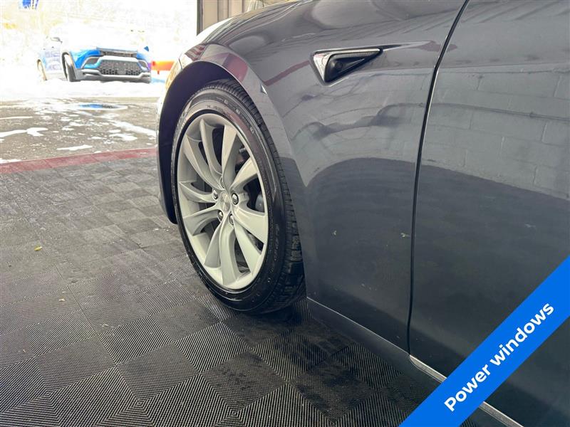 Tesla Model S 90D 2016