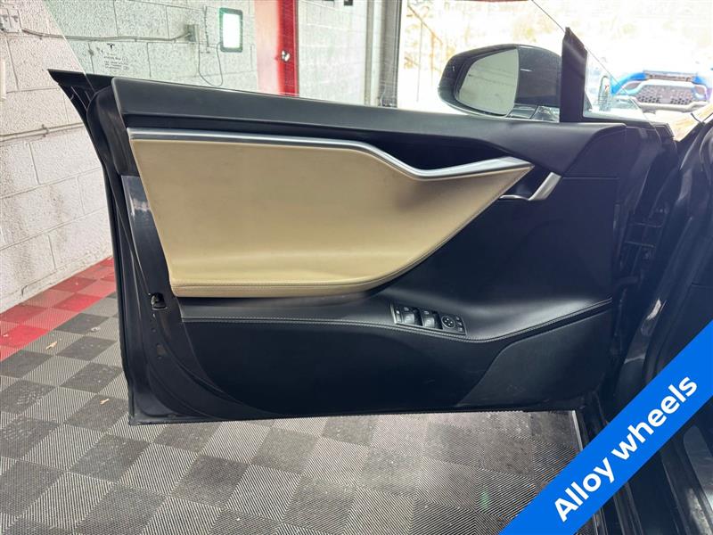 Tesla Model S 90D 2016