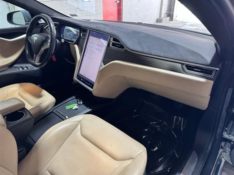 Tesla Model S 90D 2016