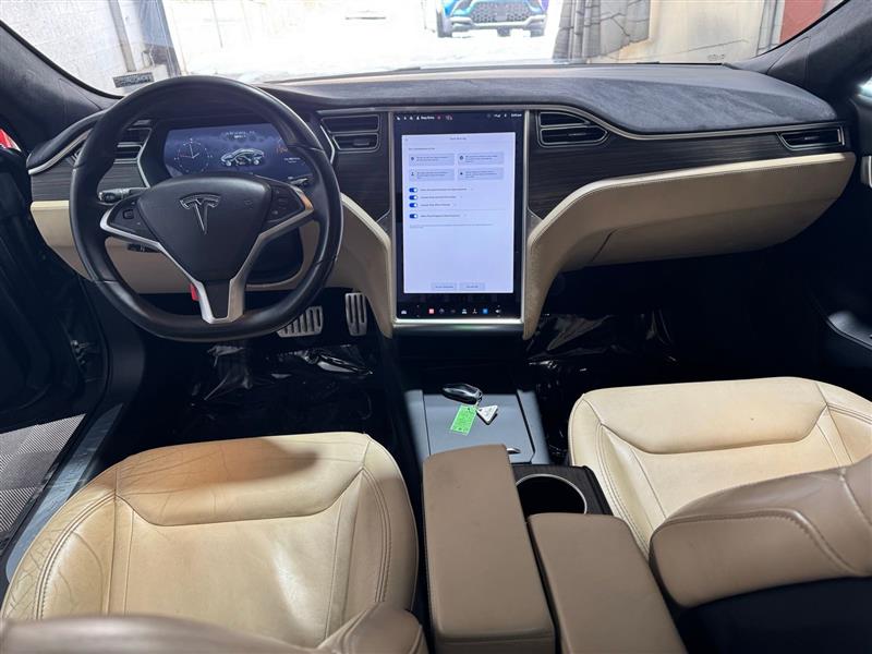 Tesla Model S 90D 2016