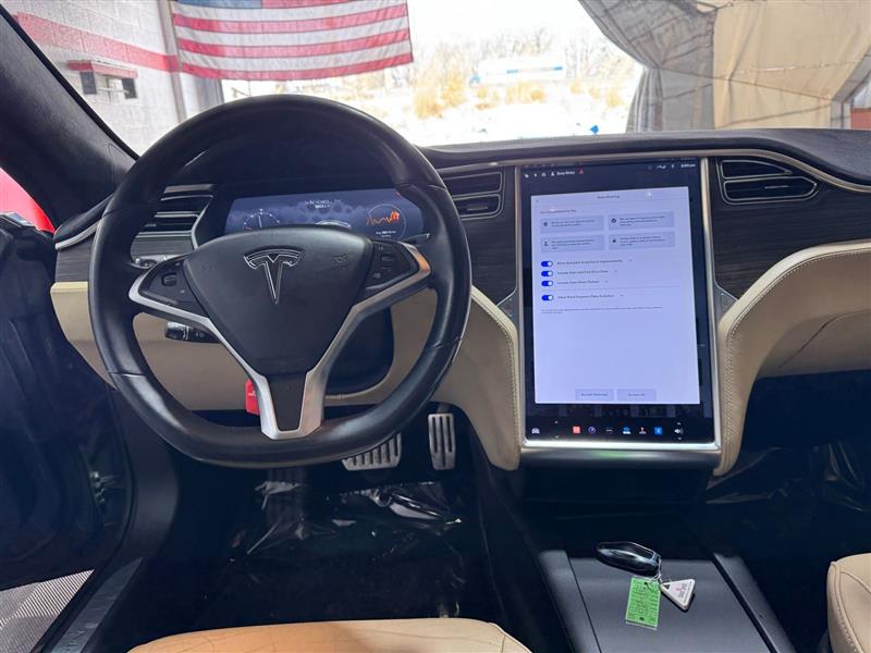 Tesla Model S 90D 2016