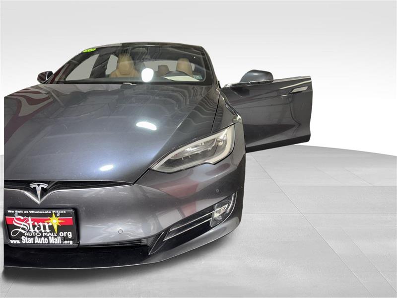 Tesla Model S 90D 2016