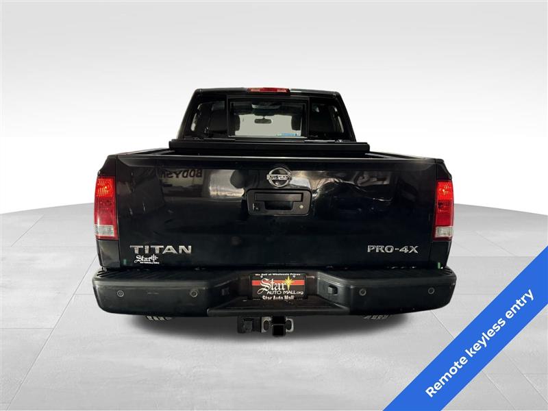 Nissan Titan PRO-4X Crew Cab 4WD SWB 2015