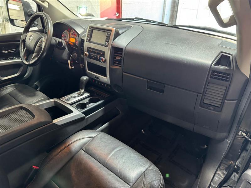 Nissan Titan PRO-4X Crew Cab 4WD SWB 2015