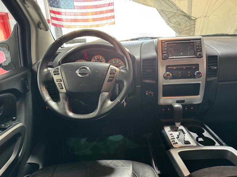 Nissan Titan PRO-4X Crew Cab 4WD SWB 2015
