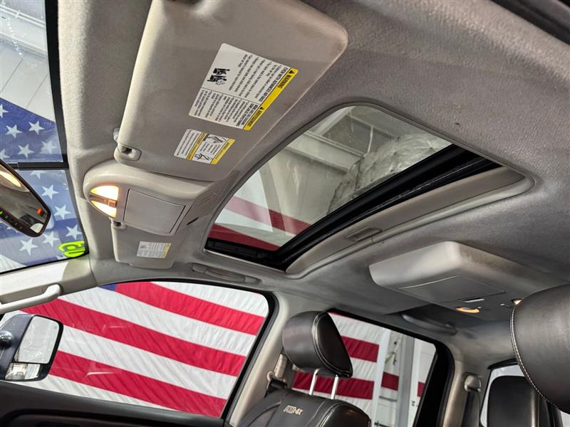 Nissan Titan PRO-4X Crew Cab 4WD SWB 2015