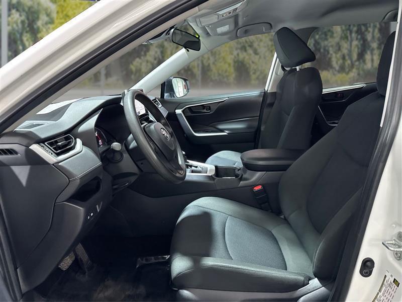 Toyota RAV4 LE AWD 2024