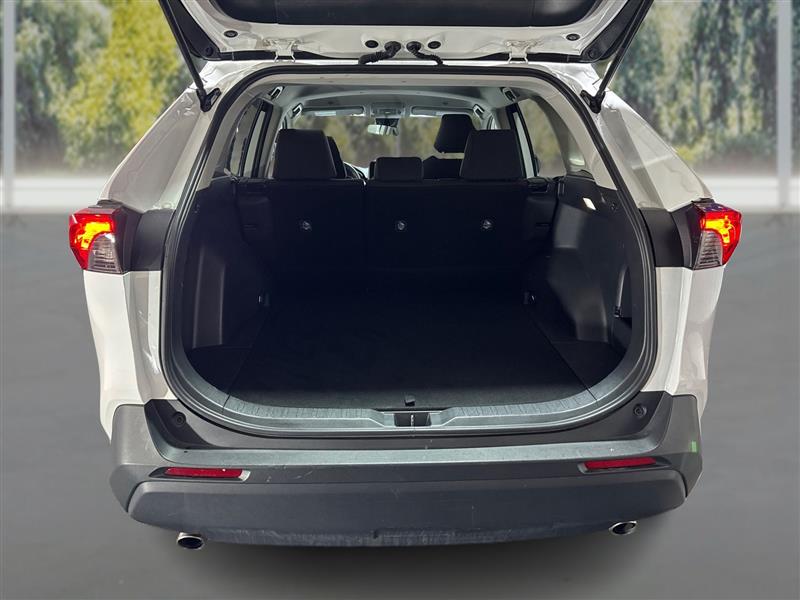 Toyota RAV4 LE AWD 2024