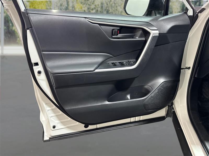 Toyota RAV4 LE AWD 2024